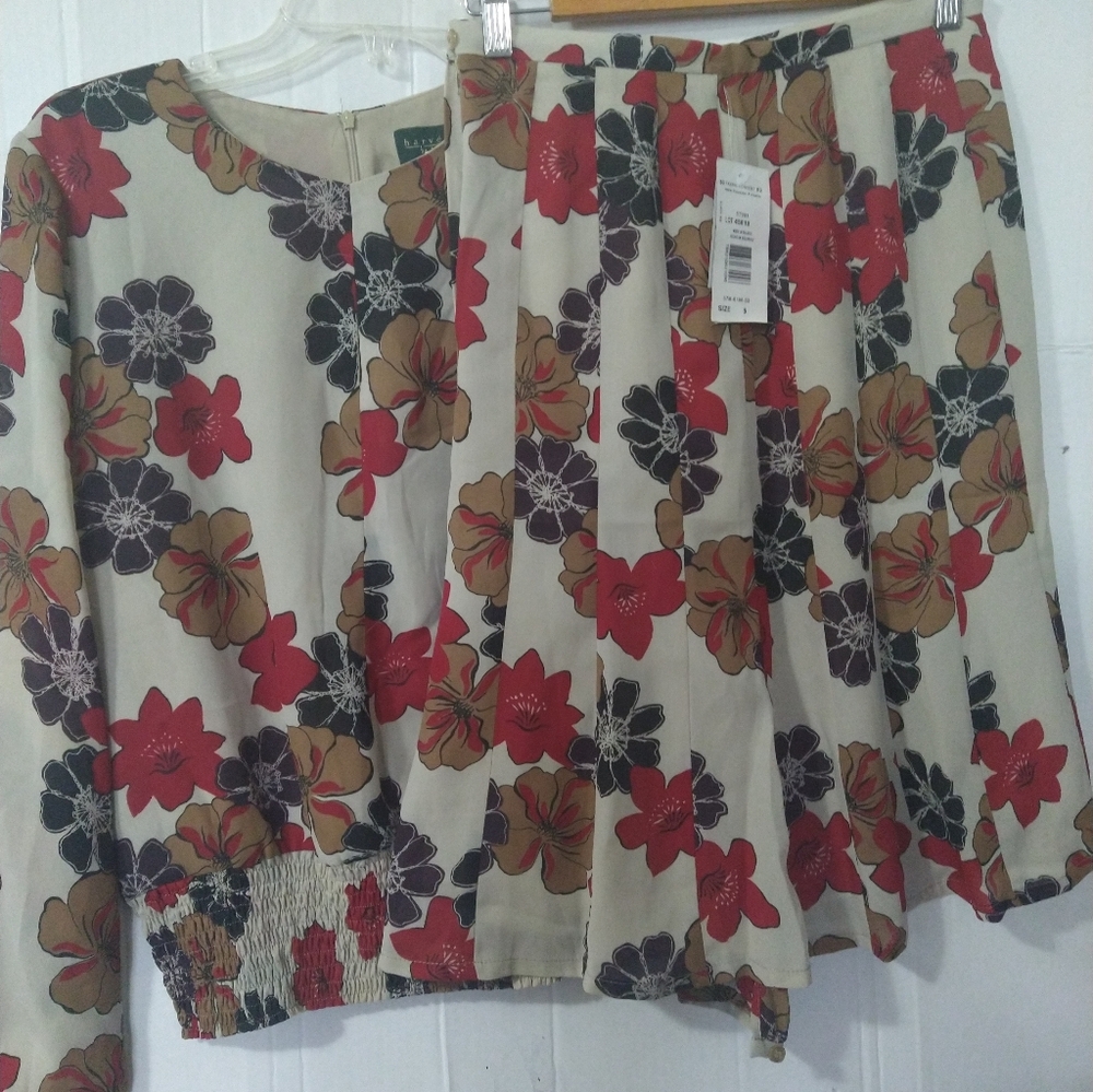 Lovely Blouson top Skirt Floral Suit Set Sz 6